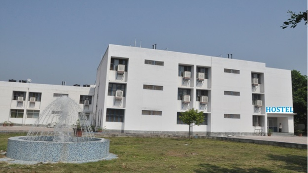 बॉयज हॉस्टल की छवि