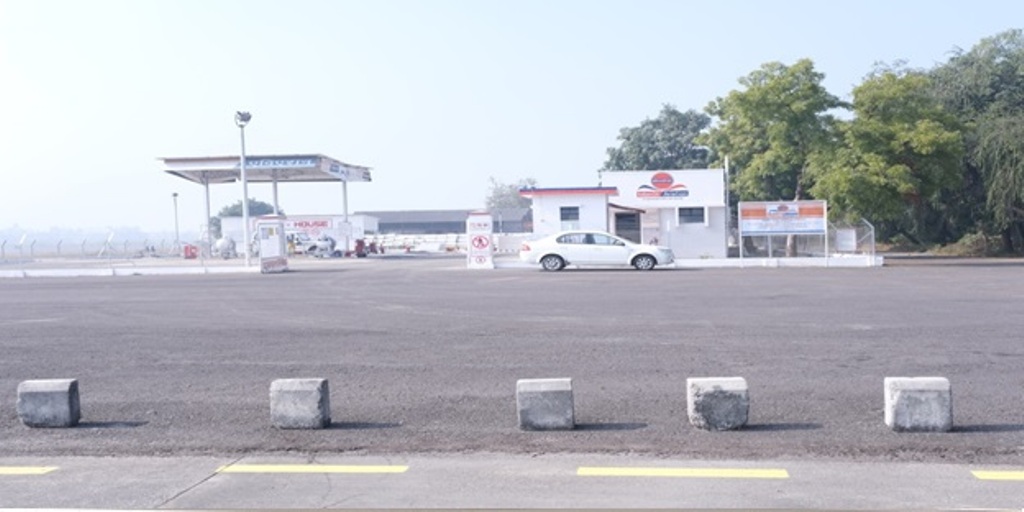 फ्यूल स्टेशन की छवि1