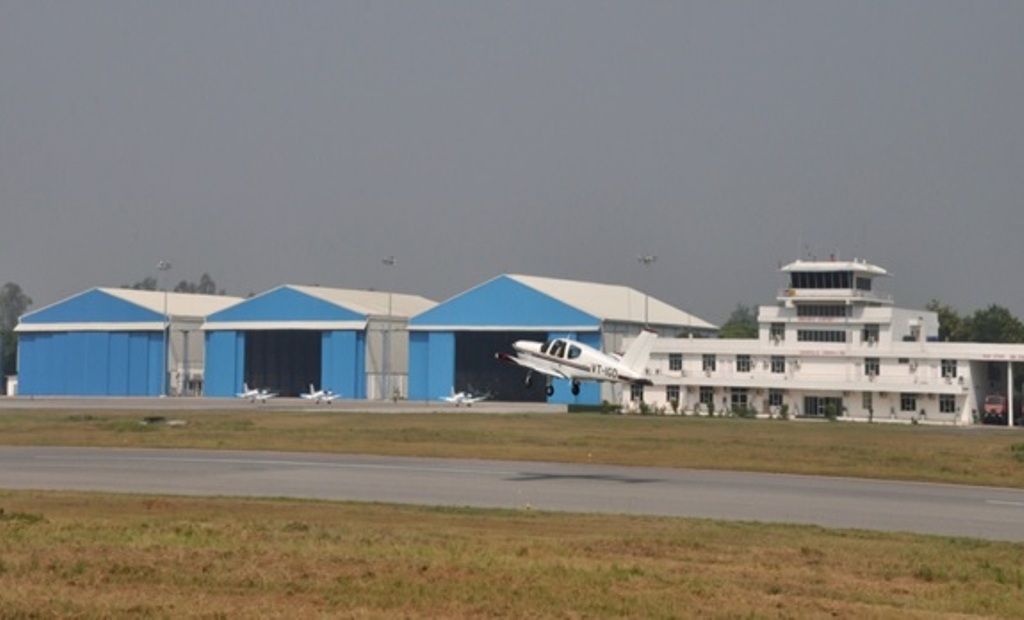 विमान हैंगर की छवि1