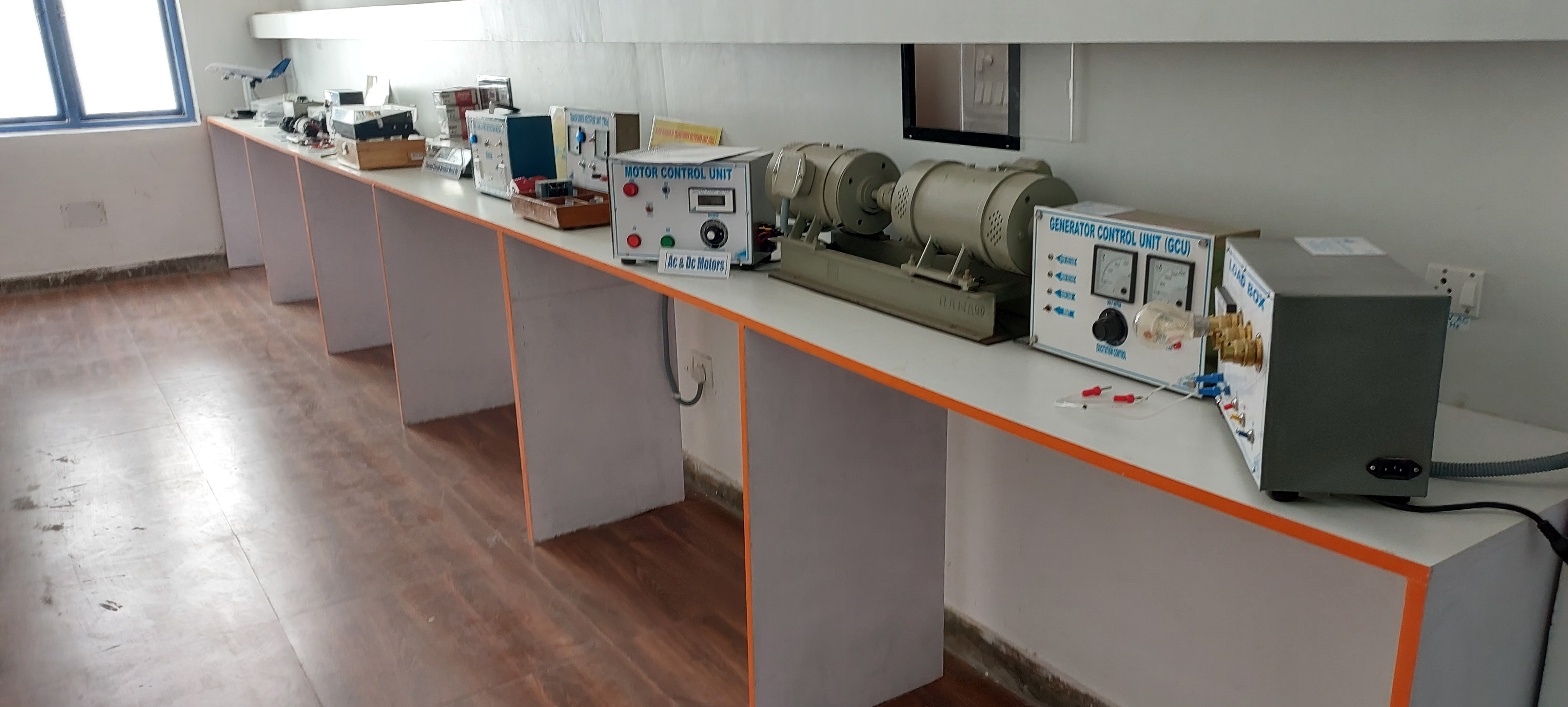 इलेक्ट्रिकल लैब घटक की छवि